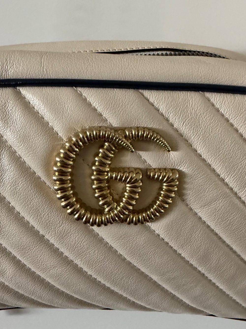 Gucci GG Marmont Torchon Small Camera Bag in Mystic White, Blue Agata - Picture 5 of 6